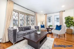 Image of Gorgeous 3 bedroom - 9 mins to Hartford, Connecticut