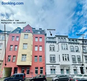 Image of FeelsLikeHome - Urbane Altbauwohnung mit Dachterasse& Parkplatz