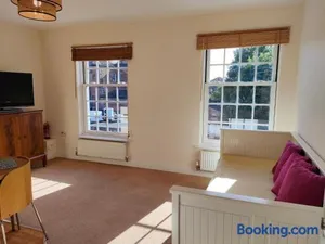 Image of Central Taunton 2-bedroom apartment, great location!