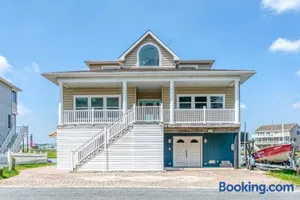 Image of Diving Duck - Waterfront home w Hot tub & Boat dock & King Bed