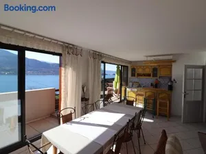Image of Résidence moderne 4* avec terrasses et TV, proche du lac - FR-1-432-7