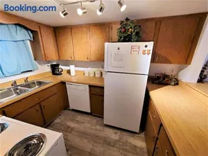 Image of Oasis #7 Coastal Escape in Daytona Beach Shores-Walk To The Beach