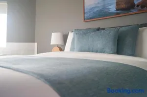 Image of Waves Luxury Suites