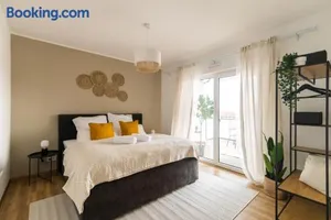 Image of DWELLSTAY - Modernes Apartment I 55qm I 2 Zimmer I Küche I Bad I Terrasse I TV I Netflix