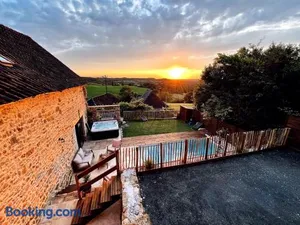 Image of La Grange aux Souvenirs - Piscine chauffée ,Jacuzzi et Terrain de pétanque