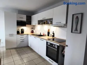 Image of Appartement lumineux 3 chambres à 400m des plages avec parking et WIFI - FR-1-413-113