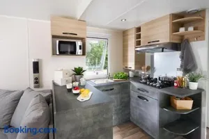 Image of Mobile home 3 chambres 2 salles de bains dans camping 4 étoiles aux charmettes MH k168