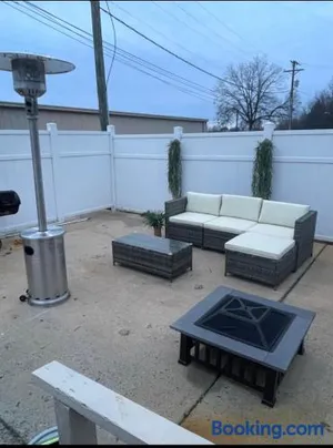 Image of Spacious 1king bd/2queen bd/* 1 mile from I-85