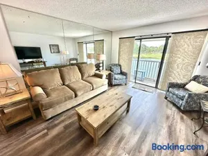 Image of 914 Harbour Point