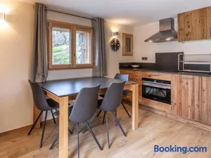 Image of Chalet Chaleureux - 1 Ch - 4 Pers - Terrasse - Parking - FR-1-437-75