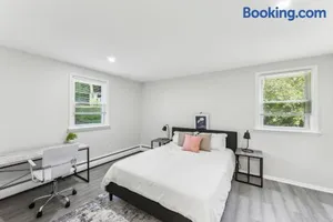Image of Pine Brook 416 I Corporate 15br Apartment ! Pool