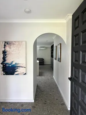 Image of Versatile summer beach house or cosy winter retreat!