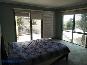 Image of 6 Bedrooms 11 Beds with Spacious City Park Views and Beach