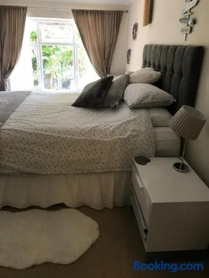 Image of Luxury 3 bedded room with sea peeps and parking