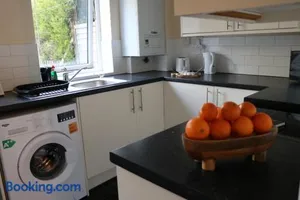 Image of Charming 2 Bed House - Family Friendly