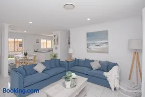 Image of Gorgeous villa 5min walk to beach