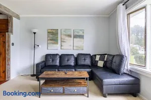 Image of Cozy 3B2Ba Home with huge backyard and Gym