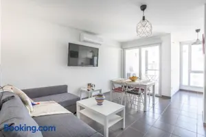 Image of NEW JOLIETTE Comfortable Apartment well located with private parking