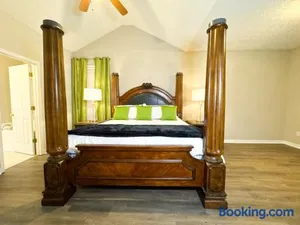 Image of Cozy 3BR Home Near ATL Airport