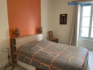 Image of Détente près du Loir : Chambre et salon privés, idéal pour randonnées et proche des 24H du Mans - FR-1-410-387