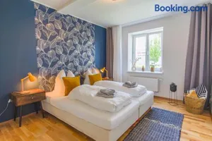 Image of 4-Room Luxury Apartment - close to Central Station, free parking, kitchen