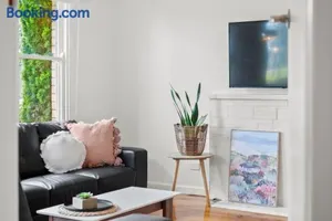 Image of Ballarat Central Family Work Big Yard Sleeps 6