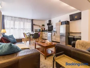 Image of Maison de ville à St Nazaire, près du front de mer, climatisée, 3 chambres avec sdb privatives, WiFi - FR-1-306-1203