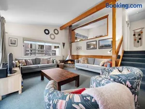 Image of Tombarra 4B