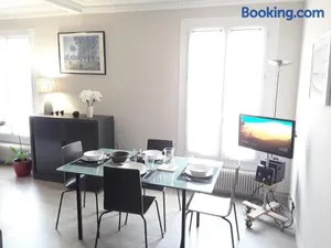 Image of Apartment with Car Park - Bastille Neighborhood