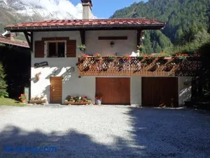 Image of Chalets Pyrene Mont-Blanc
