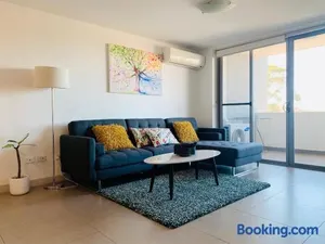 Image of Beautiful Home close to Shopping Mall and Train Hornsby