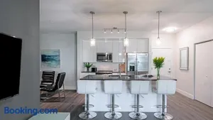Image of Spacious 2bedroom 2bath Nike Headquarters