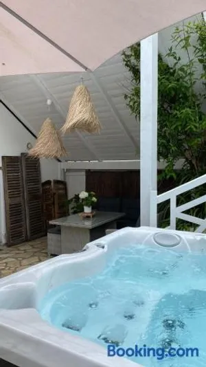 Image of La petite duchesse - jaccuzzi