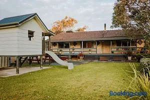 Image of Country Cottage in Town