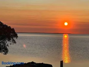 Image of Rosebay water front 4 bd home