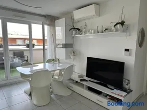 Image of Appartement de standing, parking privé, climatisé, proche du centre-ville et la gare centre