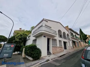 Image of maison PING ,en face des arènes
