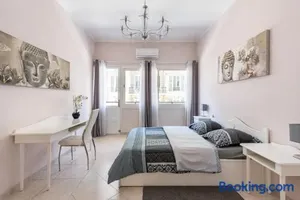 Image of NOTRE DAME - Huge sunny modern 2BR flat - Terrace