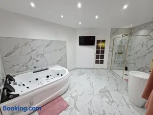 Image of Maison Chic avec jacuzzi Nogent sur Oise YaoSpa60