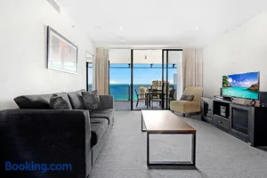 Image of 1BR Couples Retreat in Circle on Cavill (Best Location!)