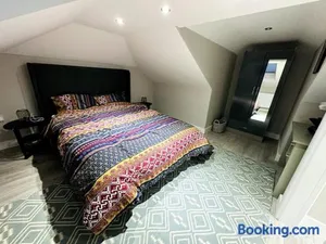 Image of Modern and Luxurious in London