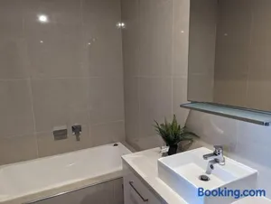 Image of Spacious 2 bedroom apartment @Kingston Foreshore