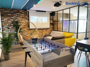 Image of Capsule Gaming balnéo & billard & babyfoot & sauna 2 chambres