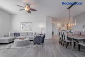 Image of New! Stunning Vista Cay Lakeview Panorama Near all Theme Parks walk to Convention Center and Int'l Drive