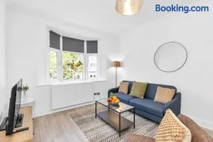 Image of Modern Two Bedroom Apartment with Free Parking!