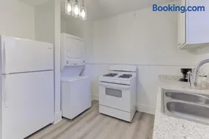 Image of Charming Cooper-Young Flat in the Heart of Memphis