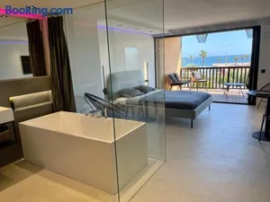 Image of Appartement neuf climatisé - vue mer Saint-Tropez - 50m plage et port - piscine