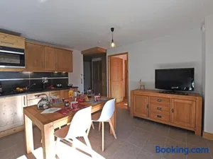 Image of Appartement 2P avec Terrasse et Parking au Centre de Samoëns - FR-1-629-93