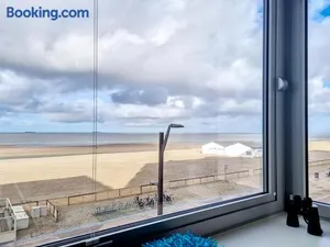 Image of Luxe app Knokke-Heist met strand cabine