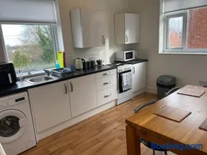 Image of 2 bed apartment complete with bedding and towels